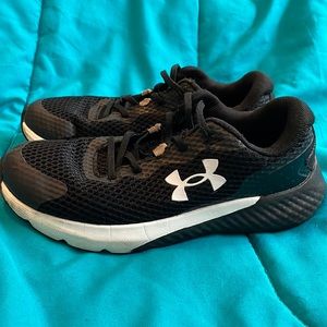 Boys under Armour shoes
